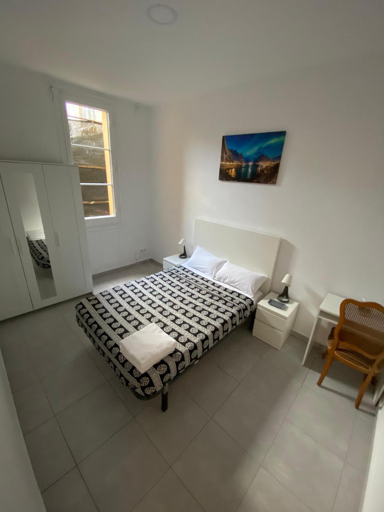 Habitacion Para Tu Estadia Corta En Bcn Apartment Barcelona Bagian luar foto