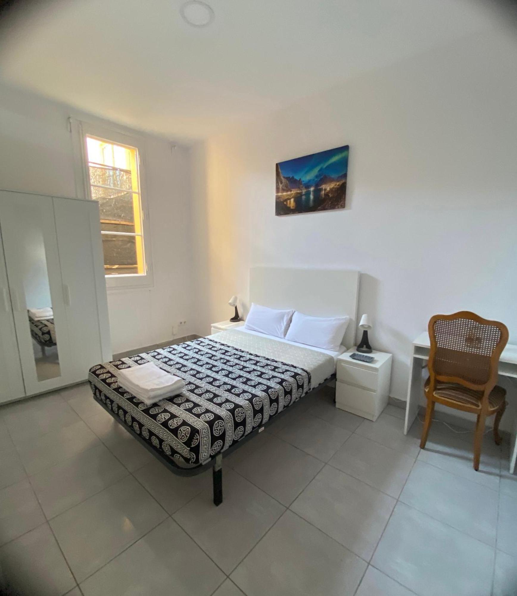 Habitacion Para Tu Estadia Corta En Bcn Apartment Barcelona Bagian luar foto
